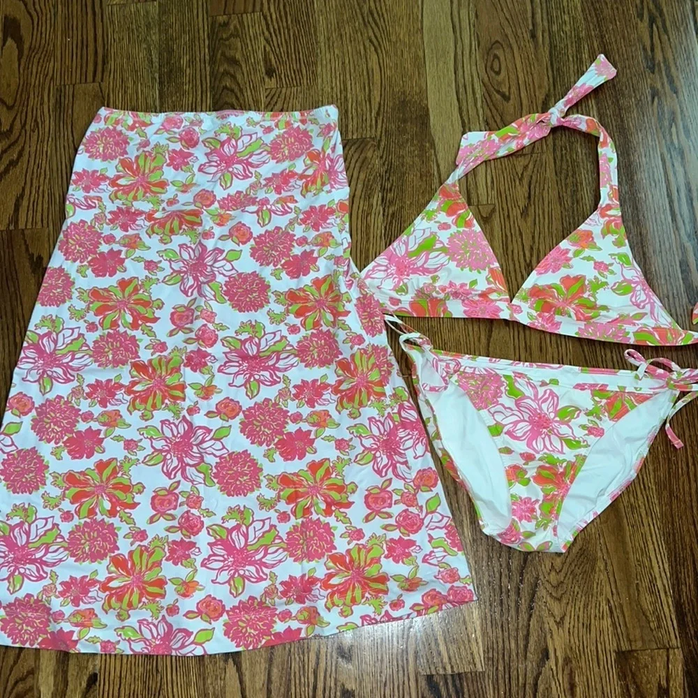 Lilly Pulitzer bikini set in Truly unruly & reversible matching coverup EUC L - Picture 2 of 11